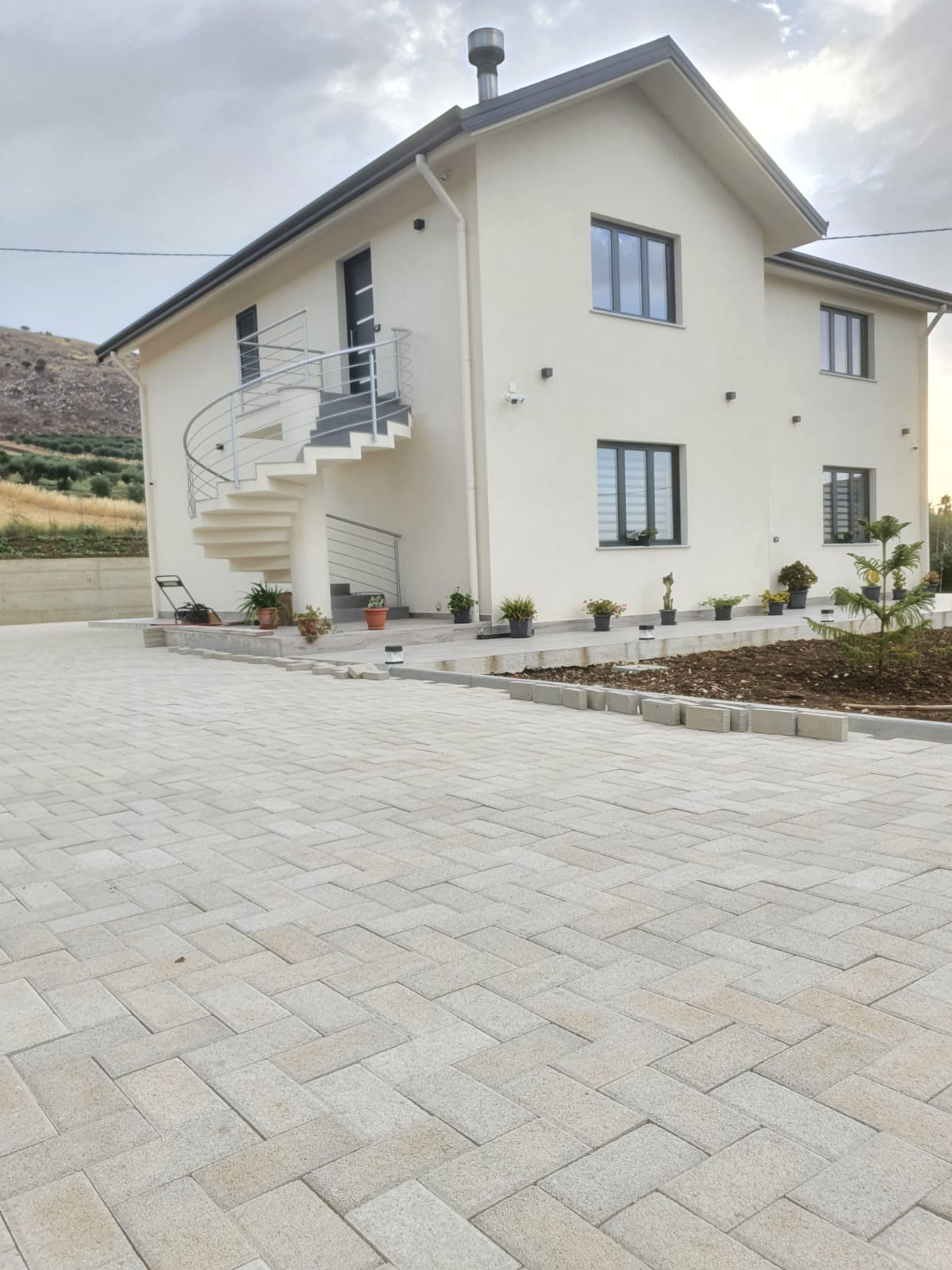 Autobloccanti Mattone 12x24